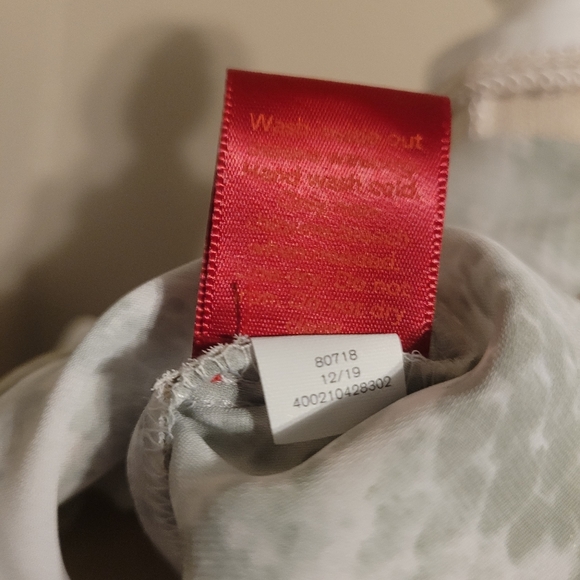 Jennifer Lopez Snake Print Drapey Twist Hem Top XS - Picture 5 of 8